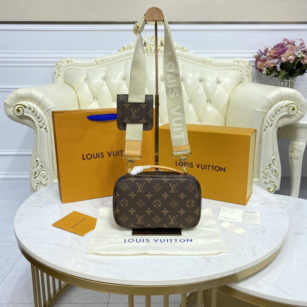 Louis Vuitton UTILITY CROSSBODY Handbag Monogram M80466